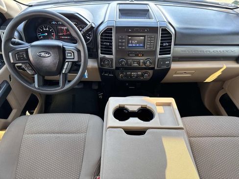 Certified 2017 Ford F250 XLT w/ XLT Value Package image 8