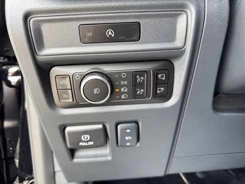 Used 2025 Ford F150 Raptor AWD/4WD image 23