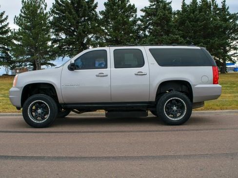Used 2009 GMC Yukon XL SLT image 3