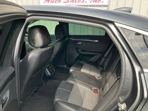 Used 2019 Chevrolet Impala LT FWD image 27