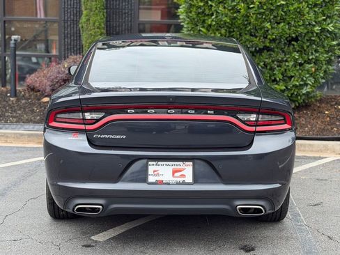 Used 2019 Dodge Charger SXT RWD image 13