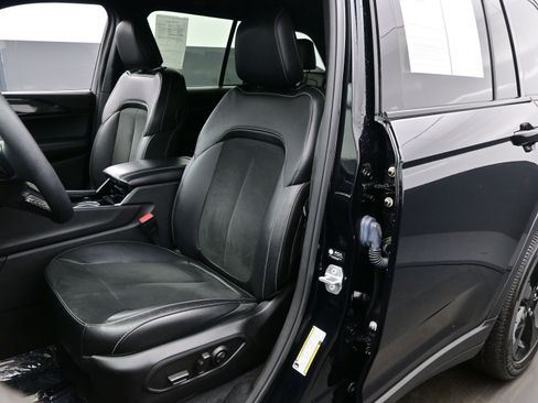 Used 2023 Jeep Grand Cherokee Altitude image 12