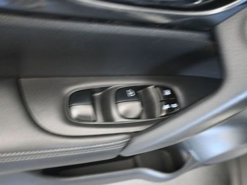 Used 2020 Nissan Rogue SV image 20