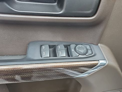 Used 2022 Chevrolet Silverado 1500 RST image 19