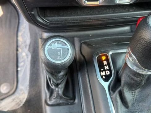 Used 2021 Jeep Wrangler Unlimited Sport AWD/4WD image 17