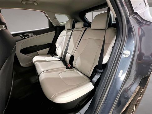 Used 2023 Kia Sportage EX image 25