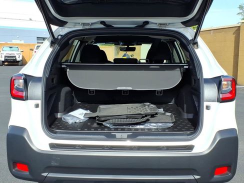 Certified 2025 Subaru Outback Premium w/ Popular Package #1A image 17