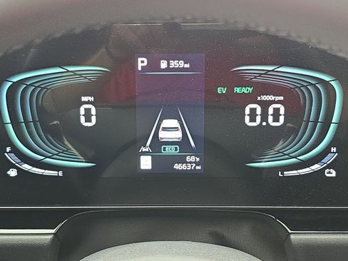 Used 2023 Kia Niro EX FWD image 18