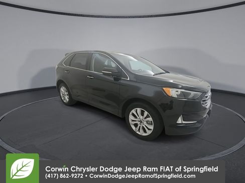 Used 2024 Ford Edge Titanium image 2