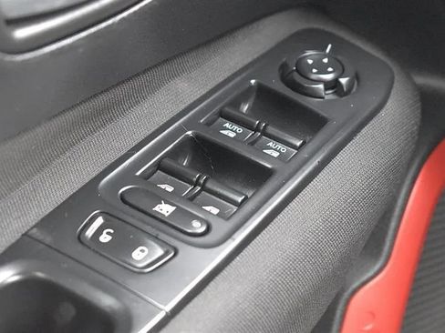 Used 2016 Jeep Renegade Trailhawk w/ Premium Trailhawk Package AWD/4WD image 16