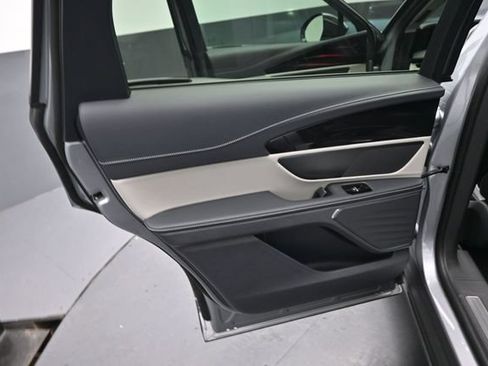Certified 2025 Lincoln Nautilus Premier AWD/4WD image 21