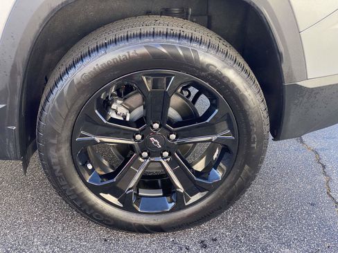 Used 2025 Chevrolet Equinox LT w/ Midnight Edition image 15