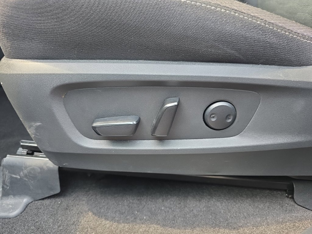 Used 2024 Nissan Pathfinder SV AWD/4WD image 32