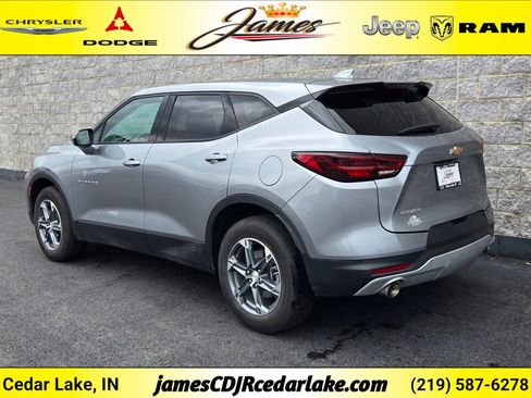 Used 2025 Chevrolet Blazer LT FWD image 3