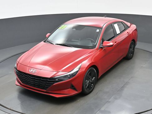Used 2023 Hyundai Elantra SEL FWD image 30