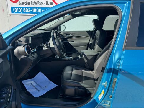 Used 2025 Chevrolet Trax RS w/ Driver Confidence Package image 20