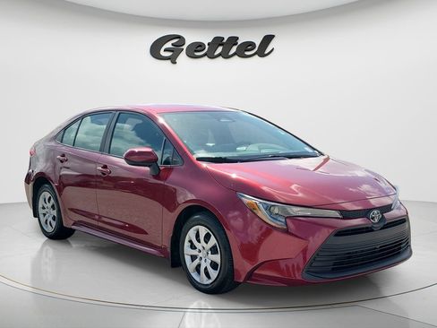 Certified 2025 Toyota Corolla LE FWD image 4