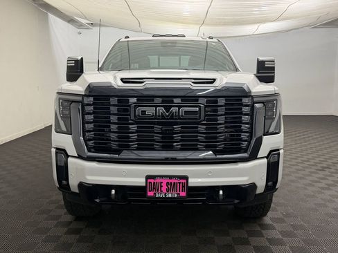 Used 2024 GMC Sierra 3500 Denali Ultimate AWD/4WD image 6