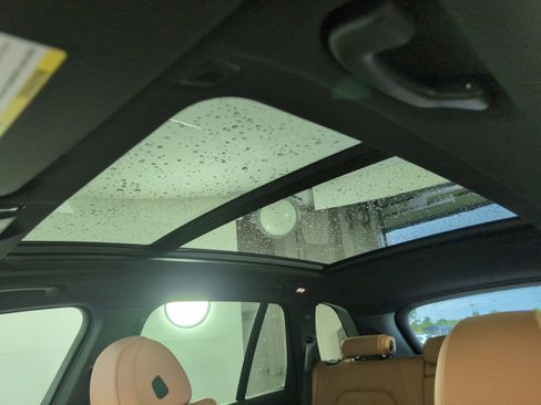 Used 2026 BMW X5 sDrive40i w/ Premium Package image 12