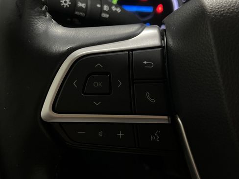 Used 2022 Toyota Highlander XLE w/ Protection Package #3 (TMS) AWD/4WD image 37