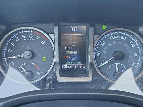 Used 2022 Toyota Tacoma TRD Sport w/ TRD Premium Sport Package AWD/4WD image 13