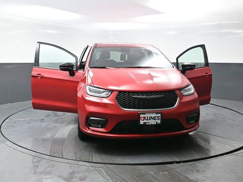 New 2026 Chrysler Pacifica Select image 55