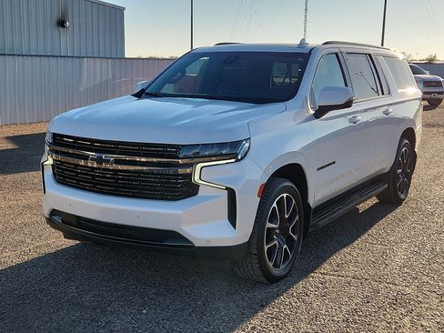 Used 2022 Chevrolet Suburban RST w/ Luxury Package image 1