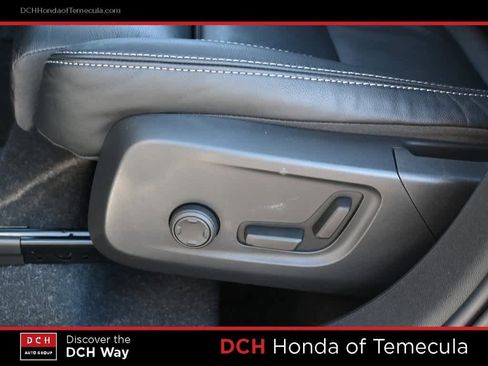 Used 2023 Volvo XC40 B4 Ultimate image 17