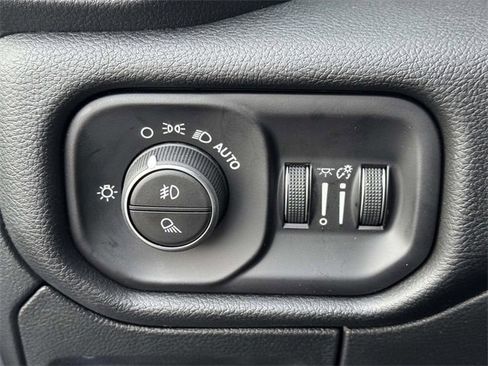 New 2026 RAM 1500 4x4 Crew Cab image 8