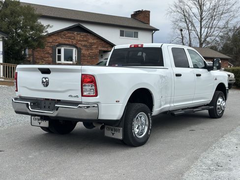 Used 2024 RAM 3500 Tradesman w/ Chrome Appearance Group image 3