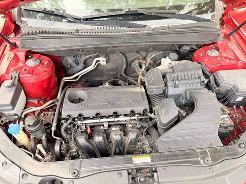 Used 2011 Hyundai Santa Fe GLS image 10