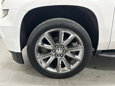Used 2020 Chevrolet Suburban LT w/ Luxury Package RWD image 66