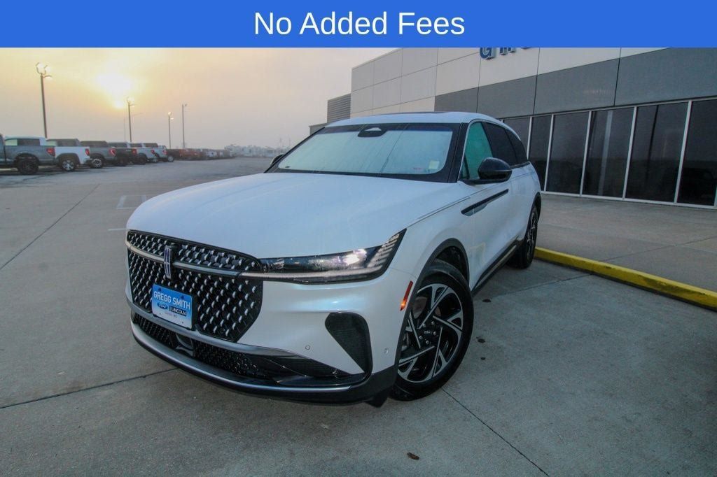 Used 2024 Lincoln Nautilus Premier w/ Equipment Group 102A AWD/4WD image 1