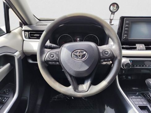Used 2019 Toyota RAV4 XLE AWD/4WD image 15