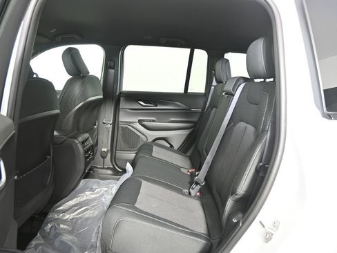 New 2026 Jeep Grand Cherokee Laredo AWD/4WD image 17