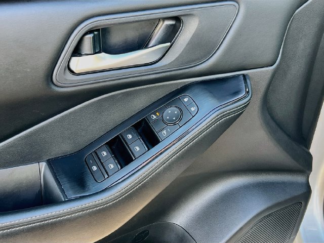 Used 2024 Nissan Rogue SV FWD image 14