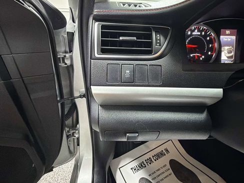 Used 2015 Toyota Camry SE image 28