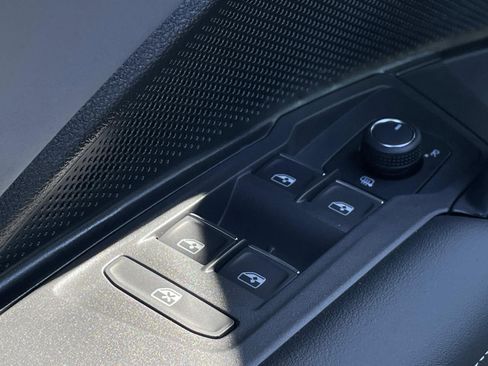 New 2026 Volkswagen Tiguan SE AWD/4WD image 16