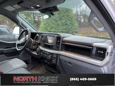 Used 2023 Ford F350 XLT w/ Snow Plow Prep Package image 9