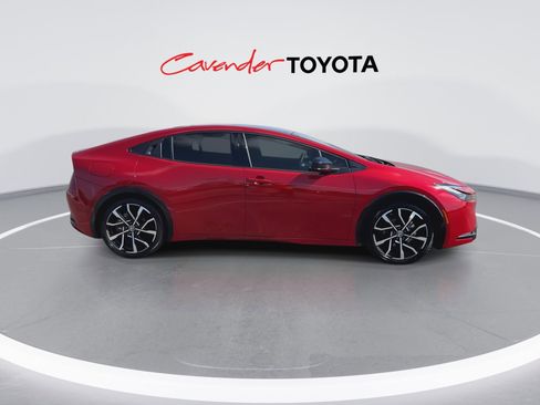 Certified 2025 Toyota Prius Plug-In Hybrid image 9