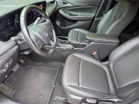 Used 2024 Buick Encore GX Sport Touring image 8