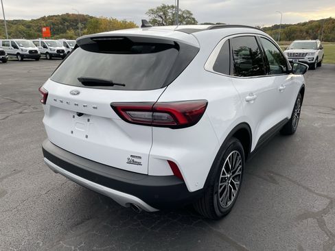 Used 2023 Ford Escape SE w/ PHEV Premium Package image 8