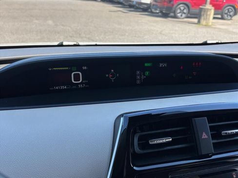 Used 2017 Toyota Prius Four FWD image 14