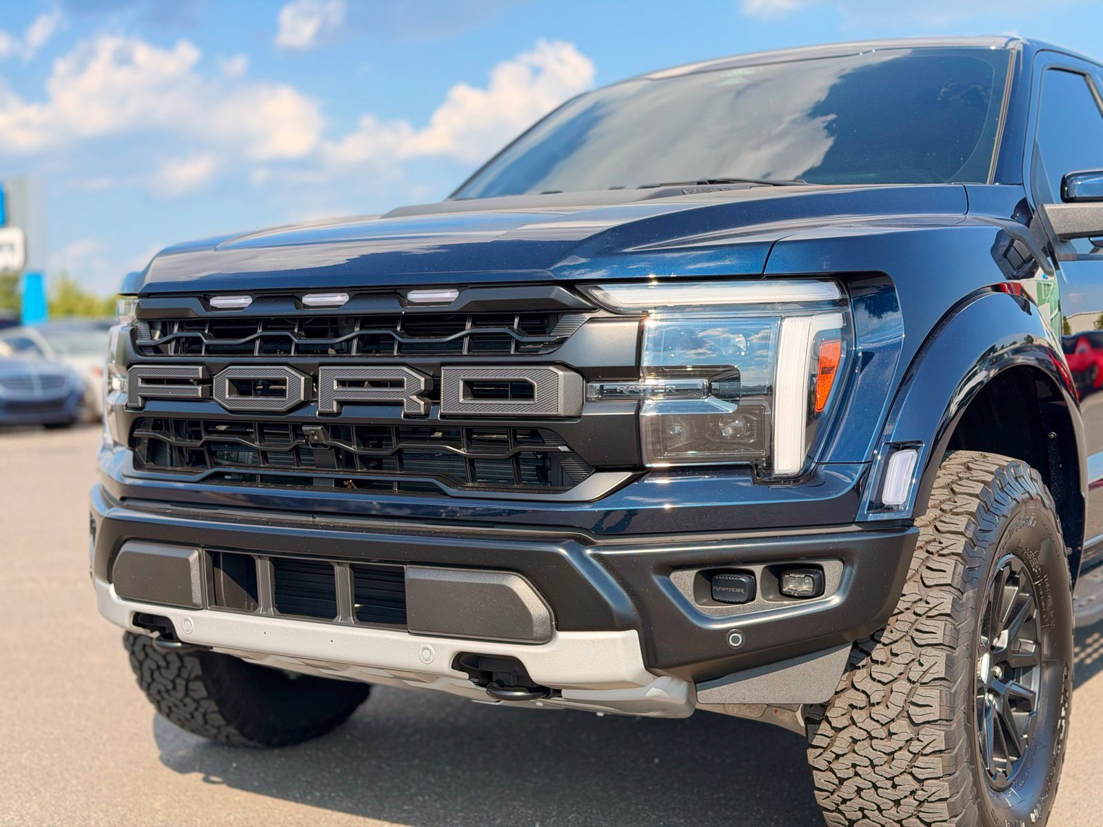 Used 2025 Ford F150 Raptor AWD/4WD image 2