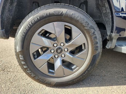 Used 2024 Ford F150 Lightning Lariat image 19