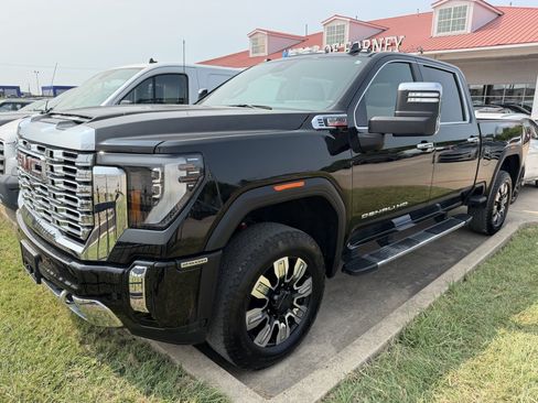 Used 2025 GMC Sierra 2500 Denali w/ Denali Reserve Package AWD/4WD image 1