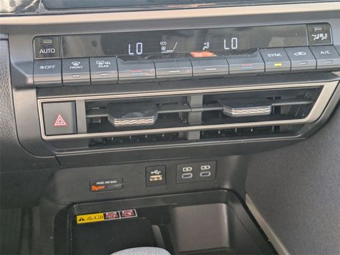 Used 2025 Toyota Camry LE image 22