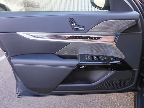 New 2026 BMW 740i w/ Premium Package image 16