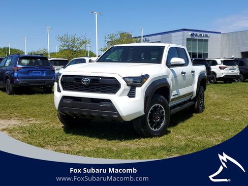 Used 2025 Toyota Tacoma TRD Off-Road AWD/4WD image 1
