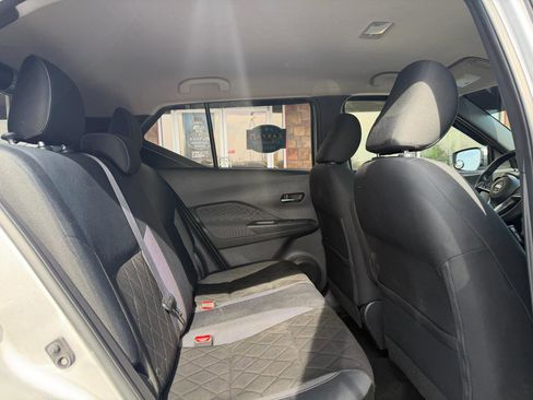 Used 2019 Nissan Kicks SV image 19